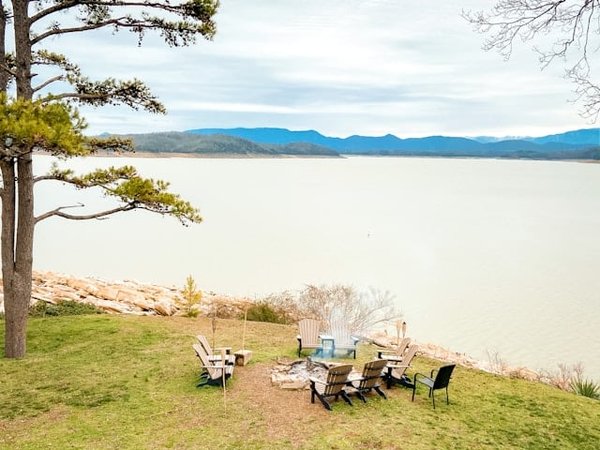 Quels sont les meilleurs conseils pour une randonnée en raquettes dans les Rocheuses canadiennes ?